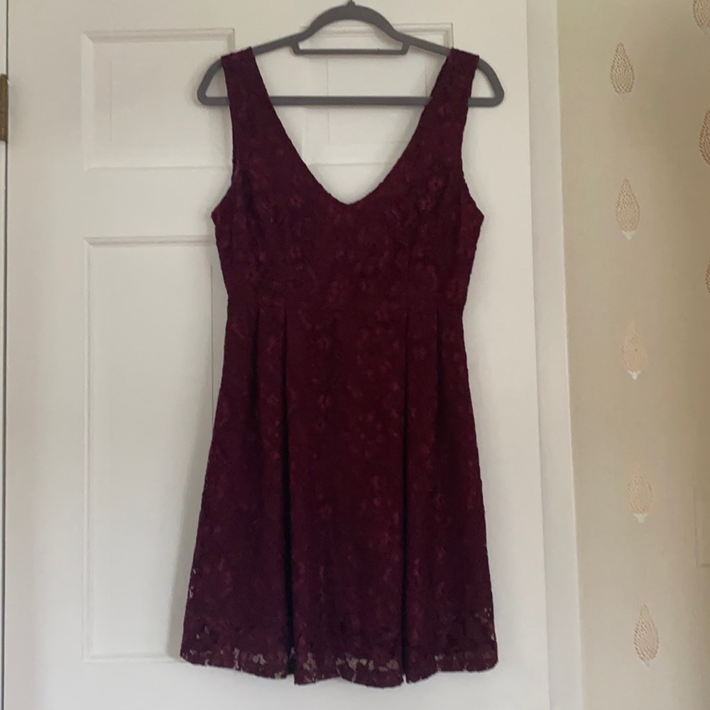 V neck low back burgundy dress